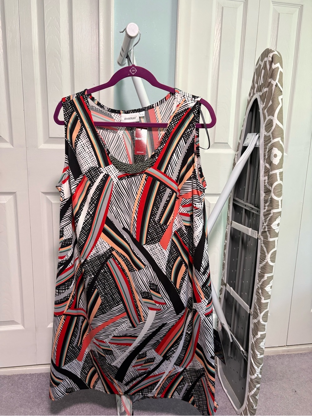 Avenue Geometric Print Sleeveless Dress - Black, White & Coral Size 18/20. NWT